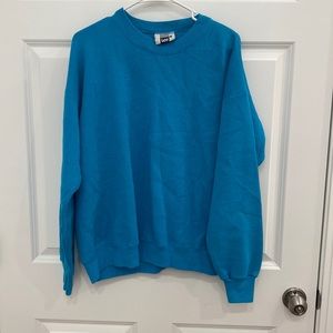 Heavy electric blue pull over. Size XL.